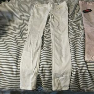 White very clean size 23 low rise skinny